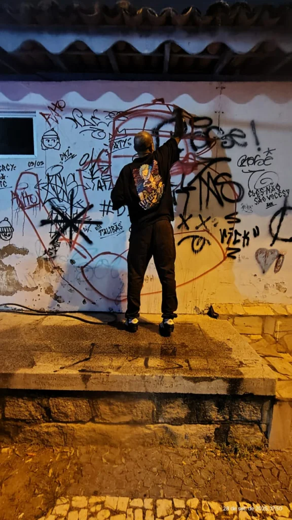 Intervenção de grafite com Capa e Kong — HIP HOP IN CENA