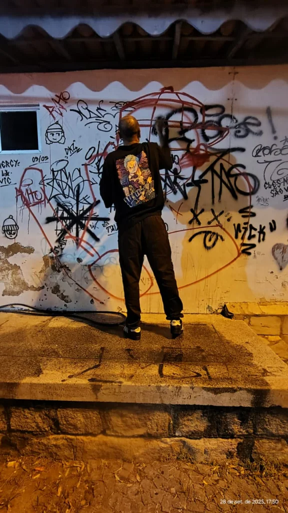Intervenção de grafite com Capa e Kong — HIP HOP IN CENA