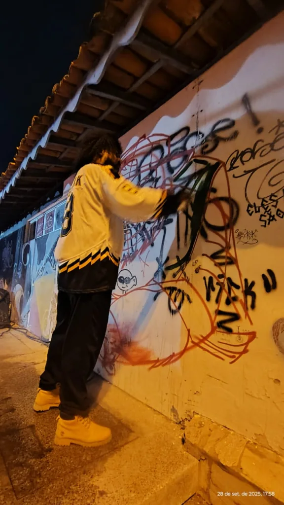 Intervenção de grafite com Capa e Kong — HIP HOP IN CENA