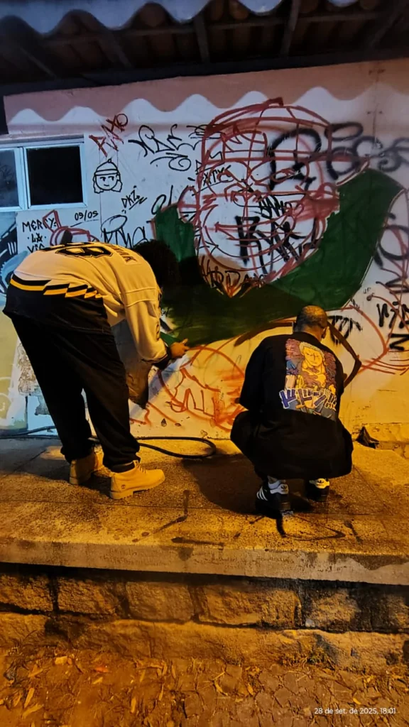 Intervenção de grafite com Capa e Kong — HIP HOP IN CENA