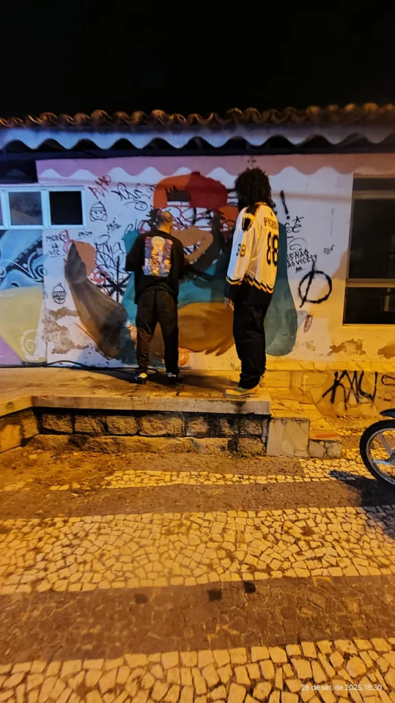 Intervenção de grafite com Capa e Kong — HIP HOP IN CENA