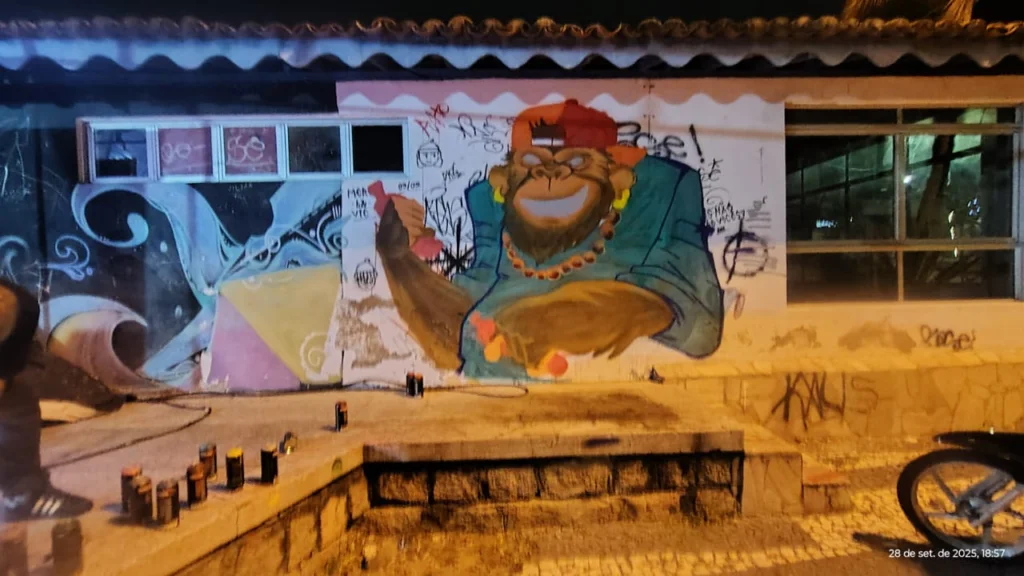 Intervenção de grafite com Capa e Kong — HIP HOP IN CENA