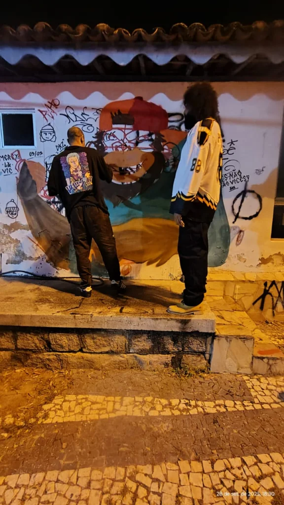 Intervenção de grafite com Capa e Kong — HIP HOP IN CENA